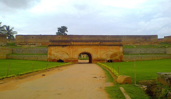 Devanahalli Fort near KNS Samooha